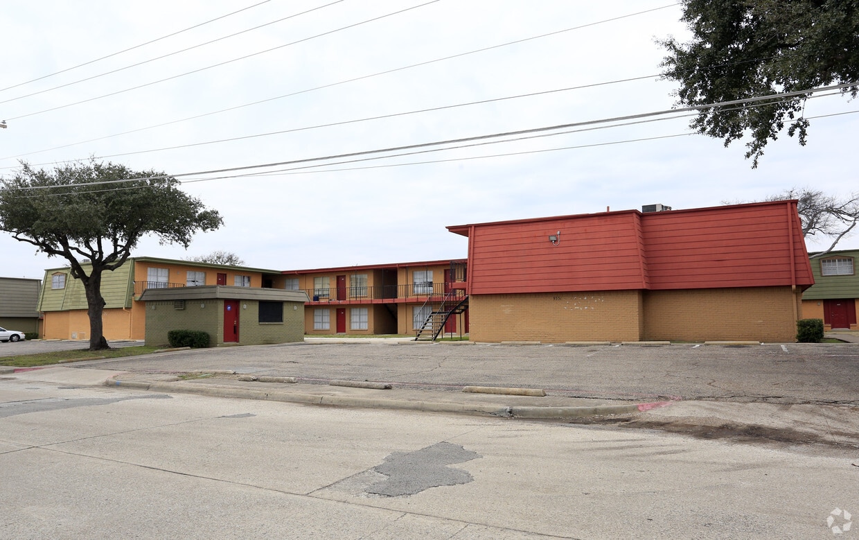 Front View - Lake Lofts - Beck II