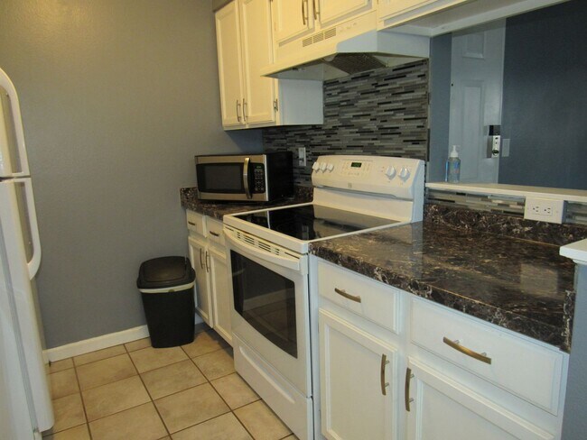 Foto del edificio - Cozy Garden Level Condo in Boulder