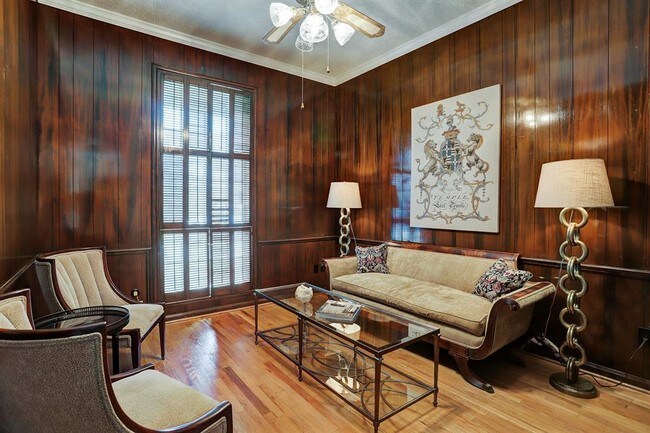 Foto del edificio - 4012 Breakwood Dr