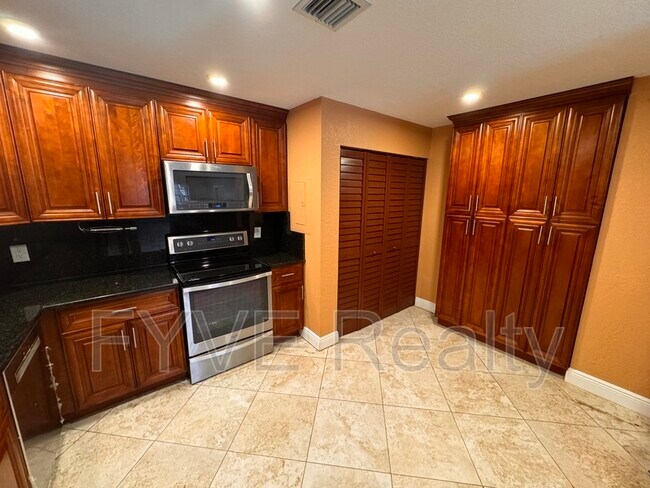 Building Photo - 3604 NW 95th Terrace