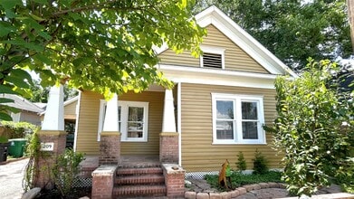 Building Photo - 209 Walton St