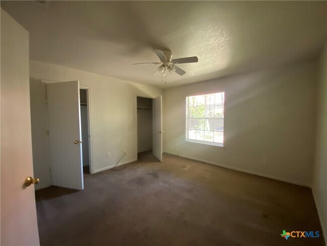 Building Photo - 2109 Jennifer Dr