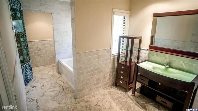 Building Photo - 2 br, 2 bath Condo - 1422 N Central Ave Apt 4