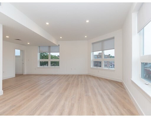 Building Photo - 386 Market St