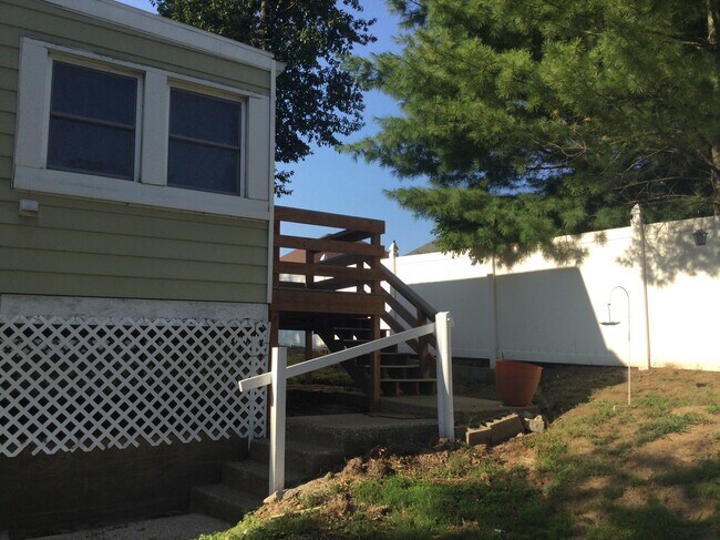 Building Photo - 5305 Pierce Ln