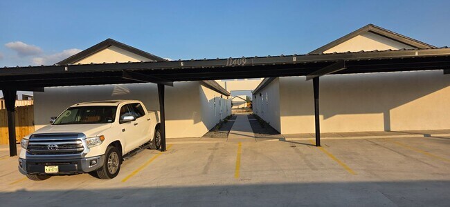 Foto del edificio - 11409 N 25th St