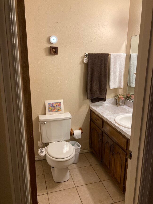 Bathroom - 1607 City View Dr