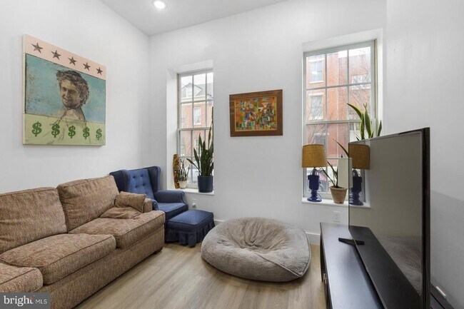 Foto del edificio - 212 Catharine St