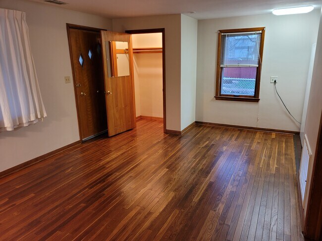 Living Room - 2510 Campbell St