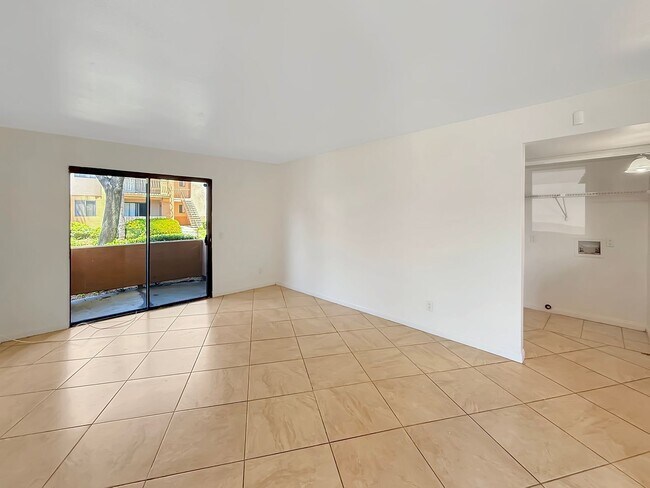 Foto del edificio - Spacious 3BR/2BA Condo in Rancho San Diego...