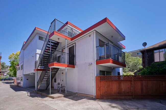 Building Photo - 1618 Milvia St