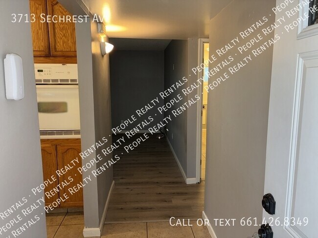 Foto del edificio - 3713 Sechrest Ave