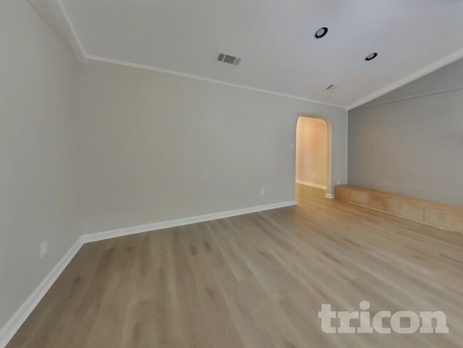 Building Photo - 1921 Big Sky Dr