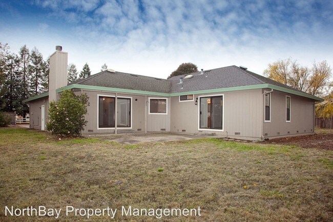 Building Photo - 3876 Llano Rd