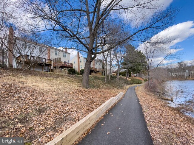 Foto del edificio - 9434 Goshen Ln