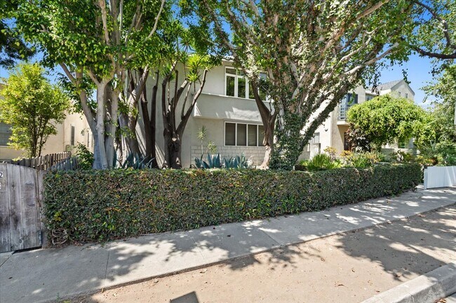 Foto del edificio - 1646 Berkeley St