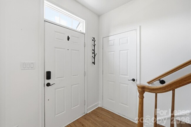 Building Photo - 4084 Holly Villa Cir