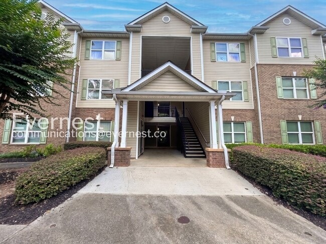 Building Photo - 7101 Fairington Ridge Cir