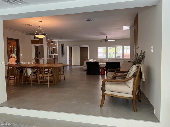 Foto del edificio - 3 br, 2 bath House - 1200 NE 92nd St