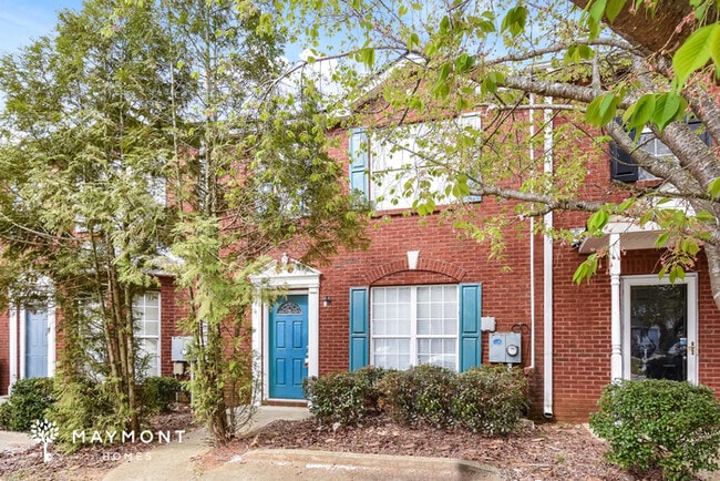 Building Photo - 5871 Strathmoor Manor Cir
