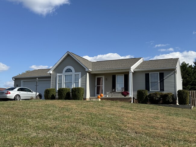 Amazing price on this stylish rancher - 11810 White Pine Dr Amazing price on this stylish rancher - 11810 White Pine Dr