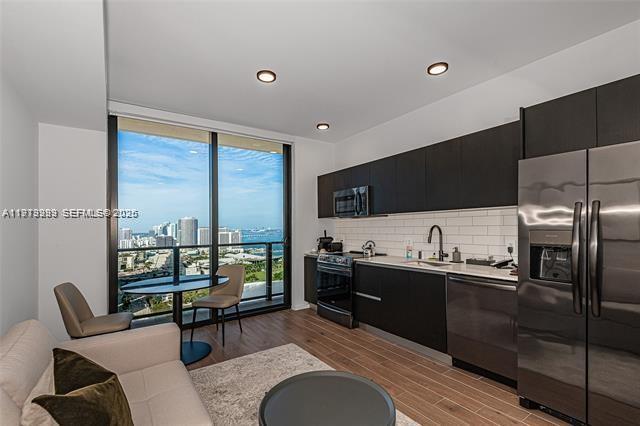 Foto del edificio - 398 NE 5th St