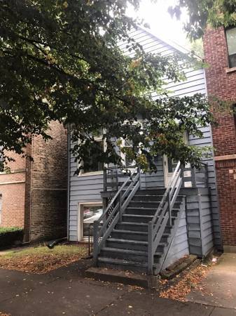 Primary Photo - 3908 N Janssen Ave