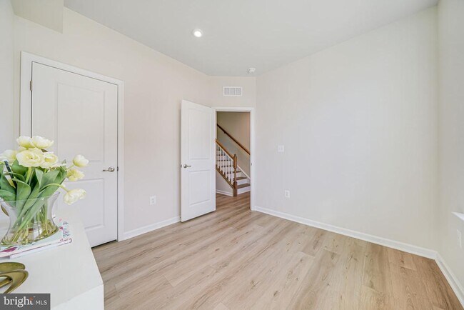 Building Photo - 4724 Torrey Ln