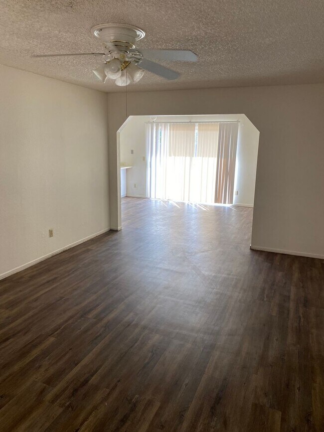 Foto del edificio - 5233 W Altadena Ave