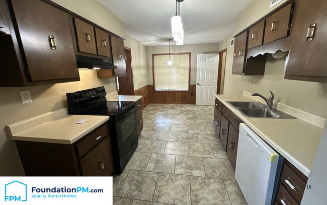 Photo - 3905 Clover Hill Dr House