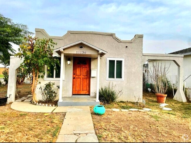 Building Photo - 11136 Redfern Ave