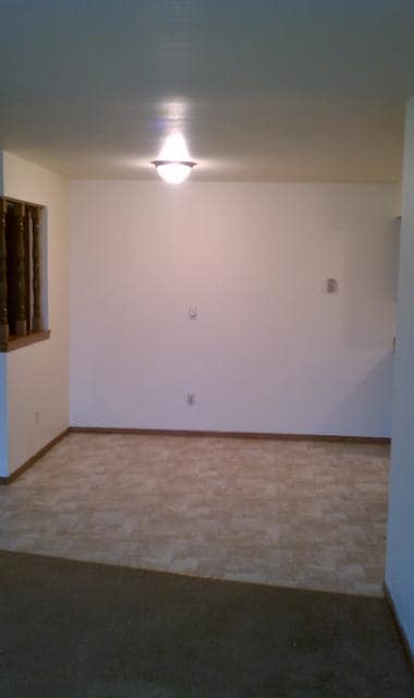 Living Area - 10023-10027 W Appleton Ave