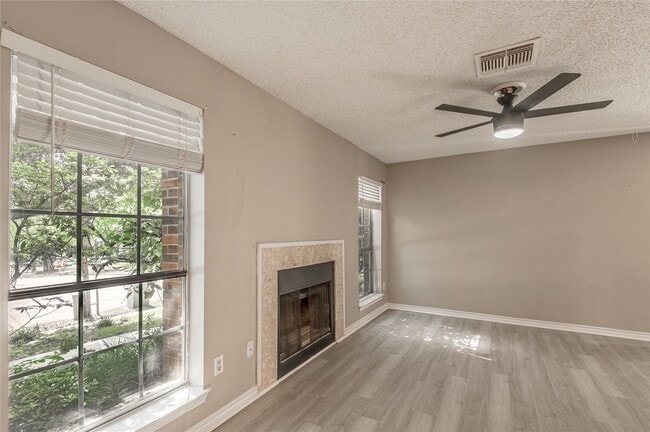 Building Photo - 1228 Ave O