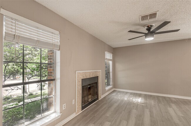 Foto del edificio - 1228 Ave O