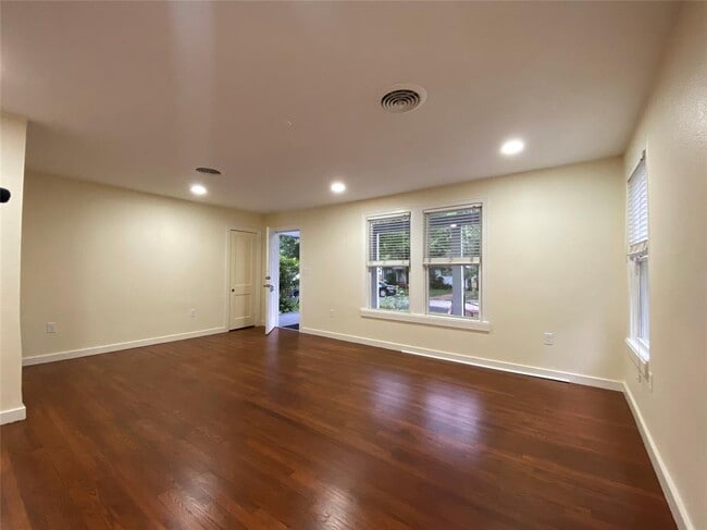 Building Photo - 1216 Piedmont Ave