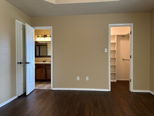 Foto del edificio - Beautiful Living: 3 Bed, 2 Bath Home with ...