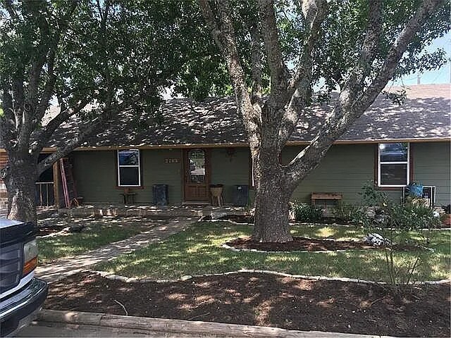 Primary Photo - 2205 Magnolia Dr