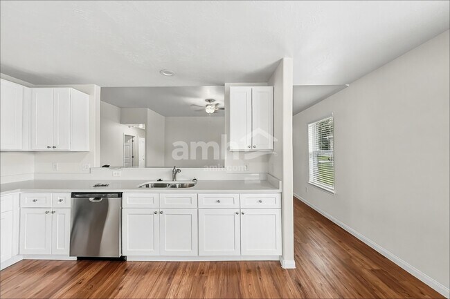 Building Photo - 3934 Hawthorn Glen Ct