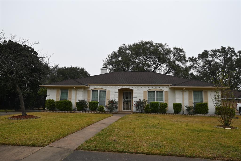 Foto principal - 7722 Sands Point Dr