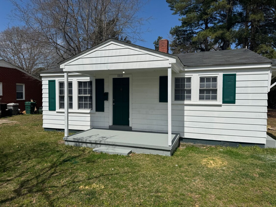 Primary Photo - Renovated 2 Bedroom House