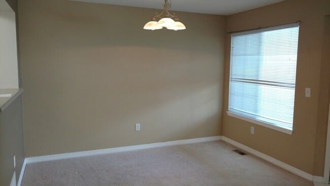 Building Photo - Beautiful and Spacious 3 Bed Condo in SE Fort Collins