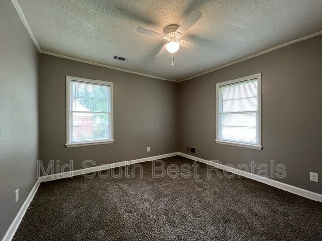 Building Photo - 1690 Gregory Ave