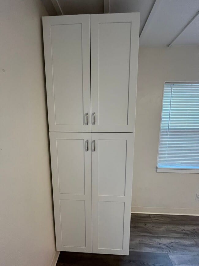 Foto del edificio - PERFECTLY LOCATED STUDIO IN DOWNTOWN SOUTH PARK WITH GARAGE! ONLY $1,595/mo!