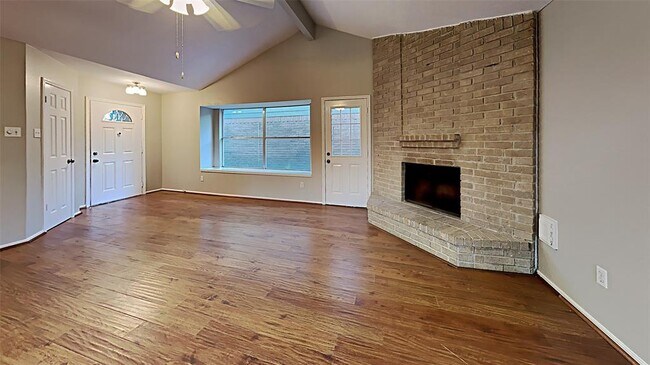 Building Photo - 1545 Miller Ave