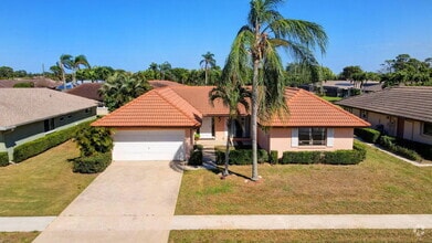 Building Photo - 10452 Greentrail Dr S