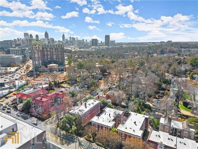 Foto del edificio - 18 Collier Rd NW