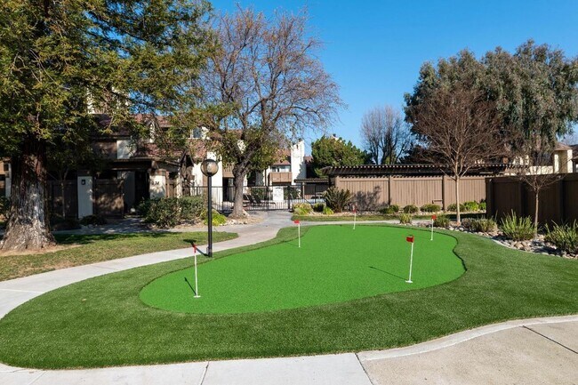 Foto del edificio - 3701 Colonial Dr