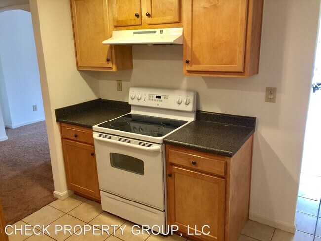 Building Photo - 2 br, 2.5 bath House - 204 La Fontenay Court