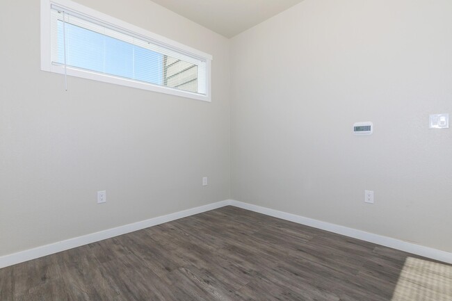Foto del edificio - Spring Creek Village - Income Restricted