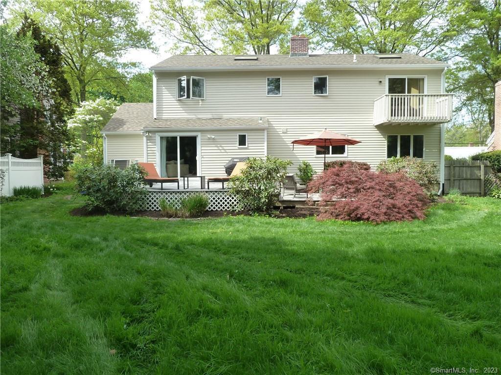 Primary Photo - 90 Sasco Hill Terrace